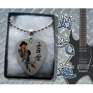  Kid Rock Metal Guitar Pick Necklace Boxed: Electronics