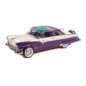  1955 Ford Fairlane Crown Victoria 1/18 Purple: Toys 
