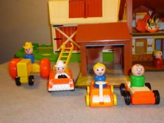 Lot Vintage FISHER PRICE LITTLE PEOPLE~BARN~HOUSE~FIGURES~ACCESSORIES 