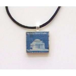   Pendant Necklace   Vintage US Jefferson Memorial 