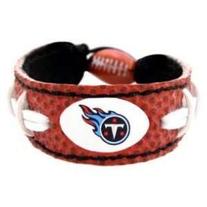  TENNESSEE TITANS COLLECTIBLE FOOTBALL BRACELET: Sports 