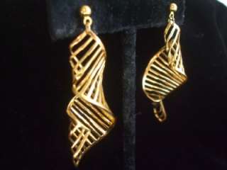 Vintage Gold Plated Dangle Pierced Earrings Swirl Spiral Design 2 1/4 