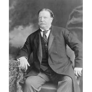  1907 photo William Howard Taft, three quarter length 