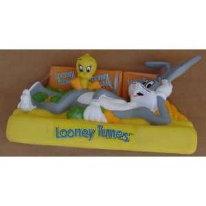 Bugs Bunny & Tweety Loony Tune Floating Soap Dish With 3 