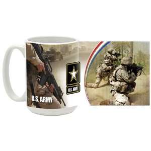 Army Gun & Soldiers Coffee Mug:  Kitchen & Dining