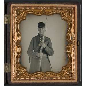   in uniform with Company H hat holding bayoneted musket: Home & Kitchen