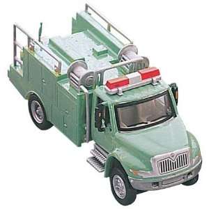  International 4300 Brush Truck Green 4121 55: Toys & Games