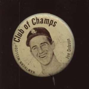 1952 Hawthorn Mellody White Sox Pin Joe Dobson EX   MLB Pins And 
