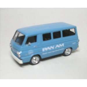   100 Passenger Van   Walthers Exclusive   Pan Am (Blue): Toys & Games