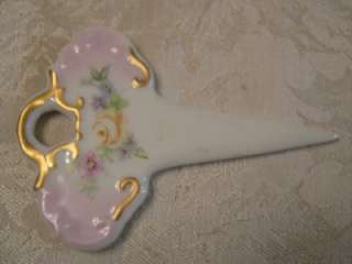   COVERED CHEESE KEEPER SERVER EMBOSSED FLORAL MOTIF W KEY PICK SIGNED