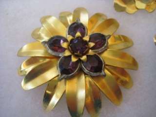 PRETTY LOT OF 3 VINTAGE / RETRO FLOWER BROOCHES  