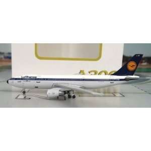   Aeroclassics Lufthansa o/c A300 600R Model Airplane 