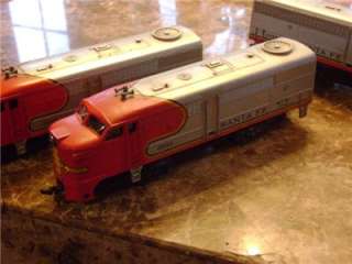 Old LIonel HO 3 Piece 0595 Santa Fe Diesel Train Set   A B A   1950s 