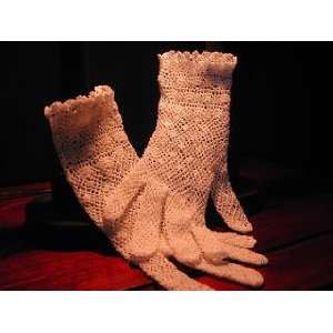  White Vintage Style Crochet Gloves 