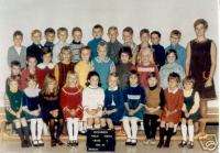 Gretzky Elementary School class pictures, grades 2 7  