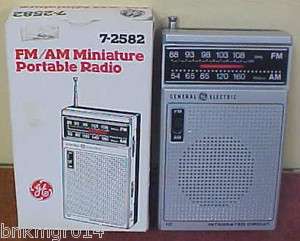   General Electric AM FM Portable Transistor Radio 7 2582D  