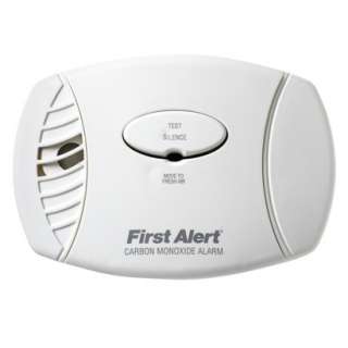 First Alert Carbon Monxide Plug in Alarm with Battery Backup CO605 2 