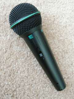 this package includes a top grade dynamic mic that can