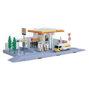Tomy Tomica Thomas Shell Garage with battery operated Shell Tanker 